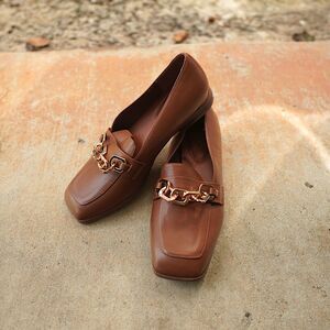 Comfort Est. 1946 Brown Chain Loafers Size 11 Square Toe Cognac Faux Leather Fla